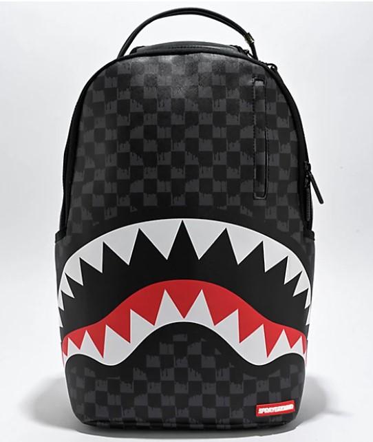 Eye-Catching Spraygroundd Checkerboard Shark Backpack – High-Quality Material and 20-Liter Capacity